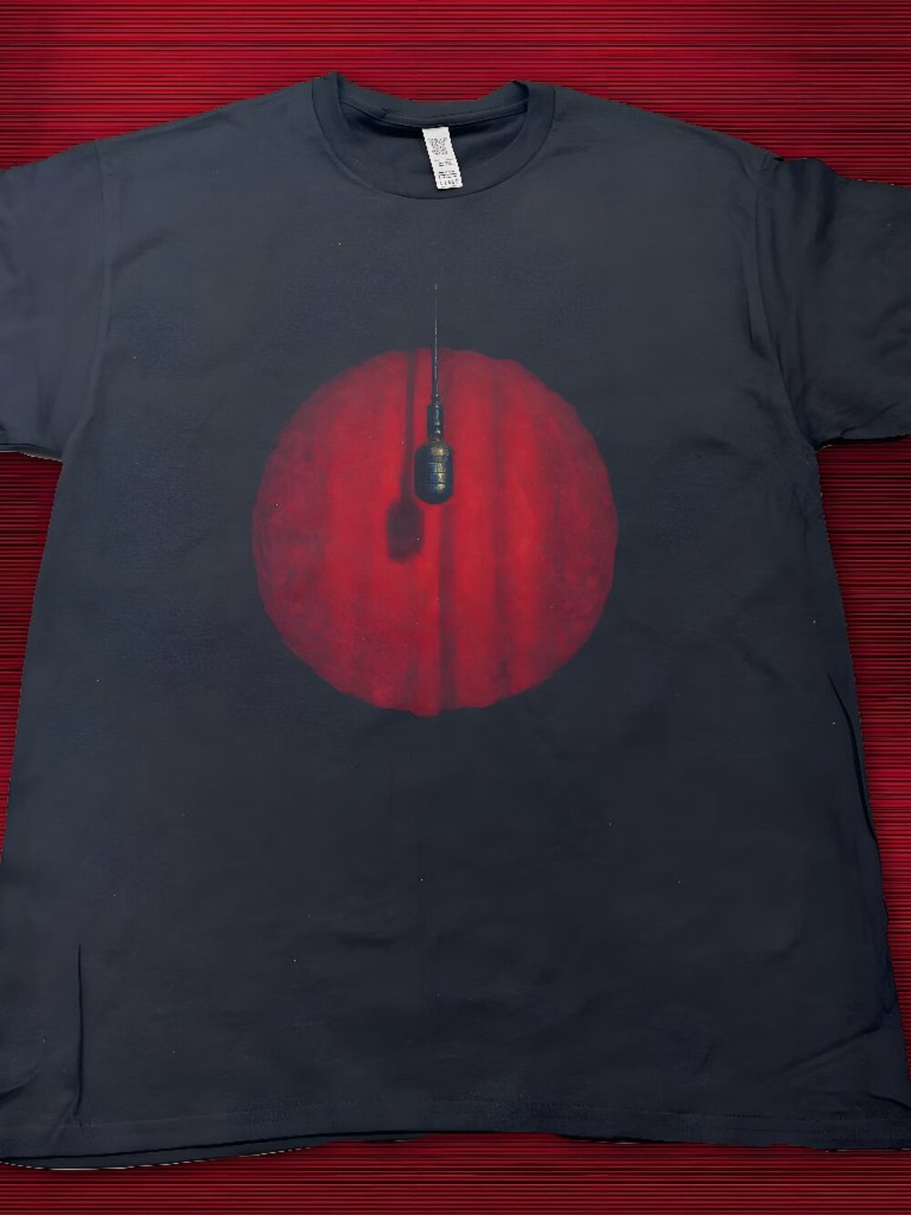 VINTAGE STYLE RED CURTAIN MIC TEE Black printed t-shirt for both men and women